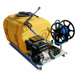 Cuve Pe coffre Cemo, équipée sur plateau, nettoyeur haute pression thermique