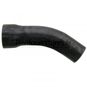 Durite coudée inférieure de radiateur Ø 38 / 48 mm pour McCORMICK et IHC