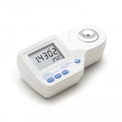 Réfractomètre numérique portatif étanche Hanna Instruments, indice de réfraction et % Brix