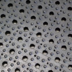 Caillebotis en caoutchouc noir M69 pour bétaillères, 100 x 150 cm ép. 23 mm