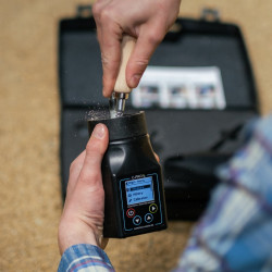 Humidimètre portable C-Pro Agrolog avec broyeur intégré connecté