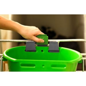 Sécurité antidécrochage Bucket Guard avec porte-seau pour seau à veau Kerbl