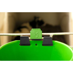 Sécurité antidécrochage Bucket Guard avec porte-seau pour seau à veau Kerbl