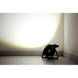 Projecteur LED mobile à batterie WorkFire Pro 30 Kerbl