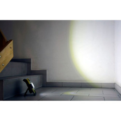 Projecteur LED mobile à batterie WorkFire Pro 30 Kerbl