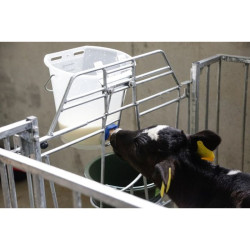 Seau à veau avec tétine et clapet FixClip New Generation 8 L Kerbl