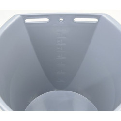 Seau pour veau gris 8 L avec clapet et tétine rouge Kerbl