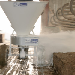 Pack Chaux éteinte CL-90 palette 1050 kg + Epandeur rotatif 100 L option logette - Agri Chaux