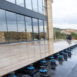 Plot Terrasse Dalle Réglable Hauteur 140-230 mm Gamme Essentiel Jouplast,  paquet de 11 unités