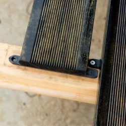 Système de fixation invisible de lame de terrasse bois, seau de 64 fixations et 20 taquets