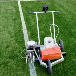 Appareil traçage semi autonome SWOZI Pico, tablette Samsung pro, abonnement annuel 3 sports (foot, rugby, athlétisme), base RTK