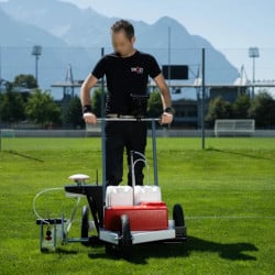 Appareil traçage semi autonome SWOZI Pico, tablette Samsung pro, abonnement annuel 3 sports (foot, rugby, athlétisme), base RTK